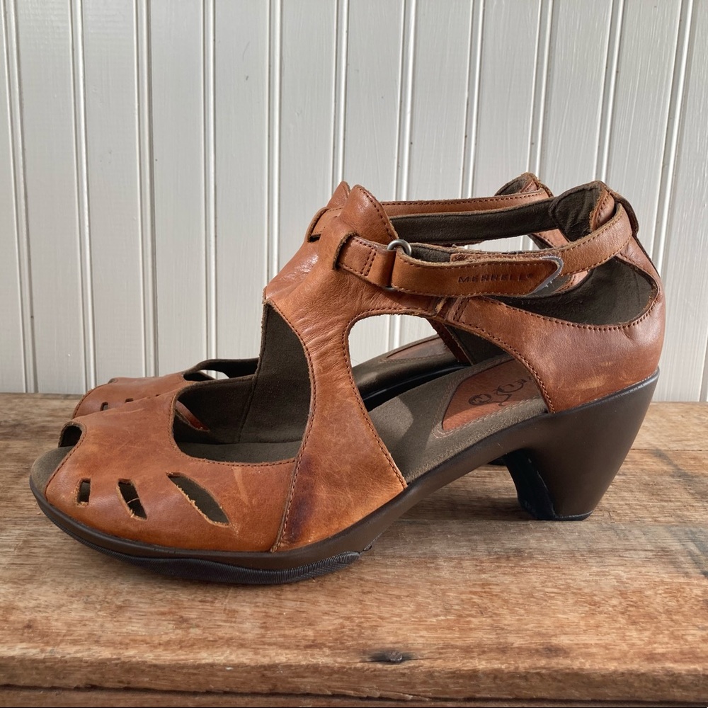 Merrell Cycling pumps tan leather size 9.5